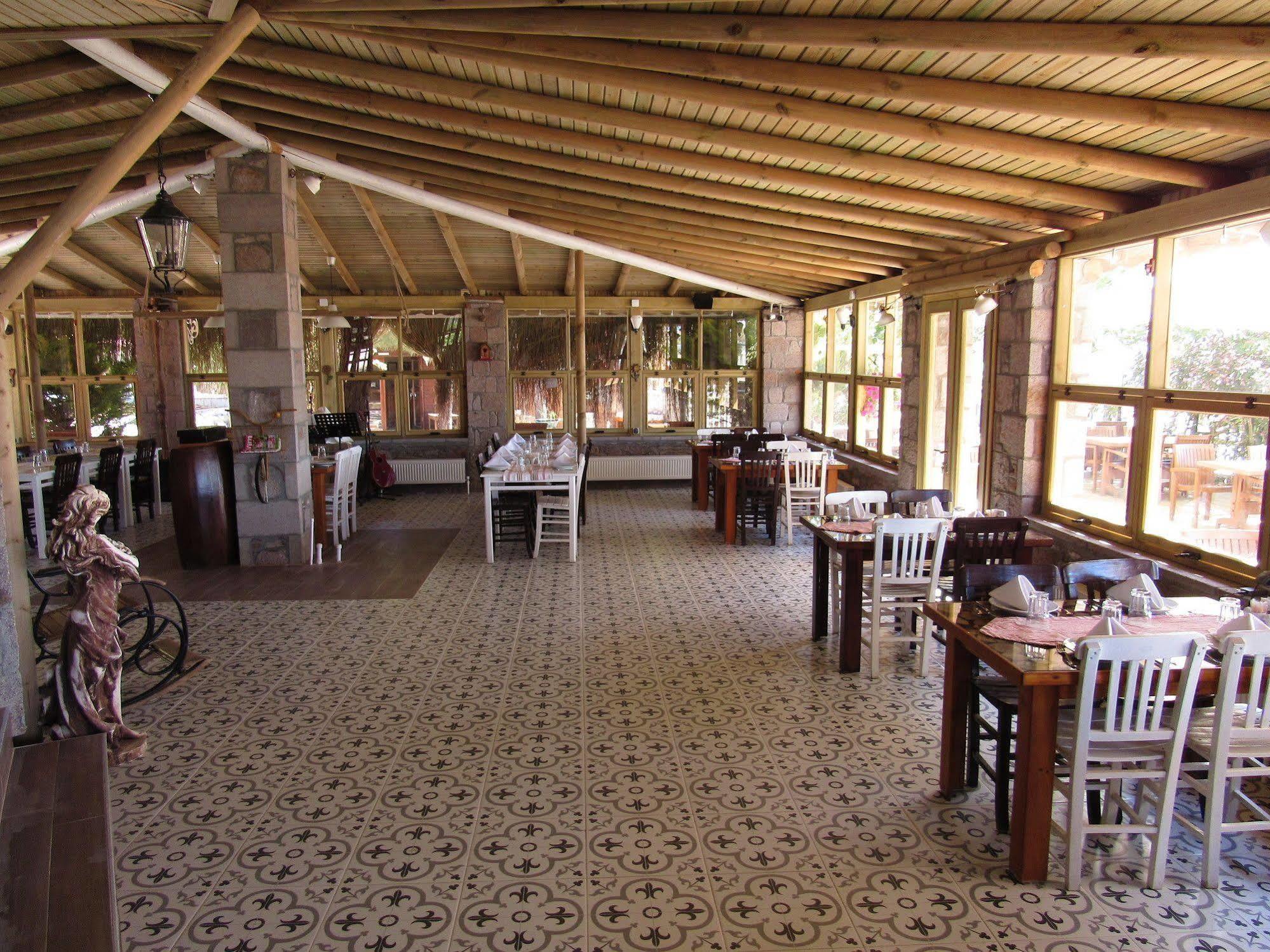 Assos Hunters Hotel (Adults Only) ภายนอก รูปภาพ