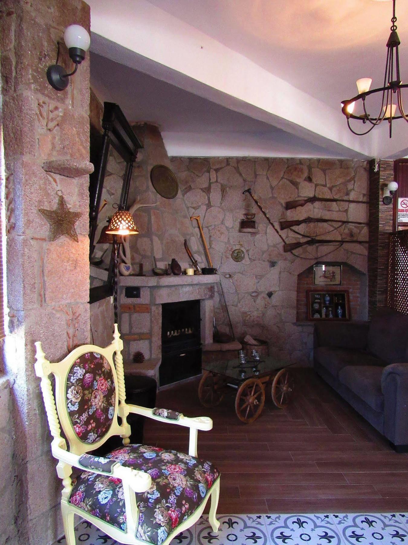 Assos Hunters Hotel (Adults Only) ภายนอก รูปภาพ